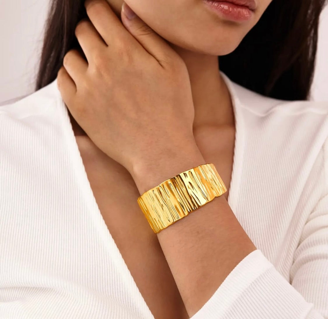 Gold Anti Tarnish Bracelet by Tashyam