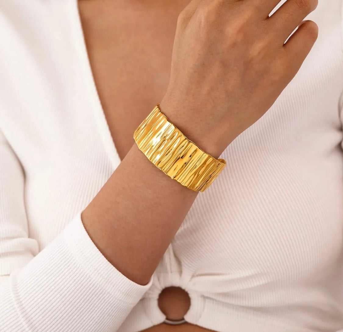 Gold Anti Tarnish Bracelet by Tashyam