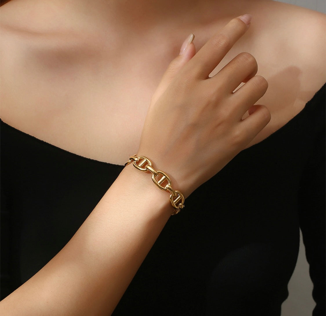 Gold Cuff Chain Bracelet by Tashyam