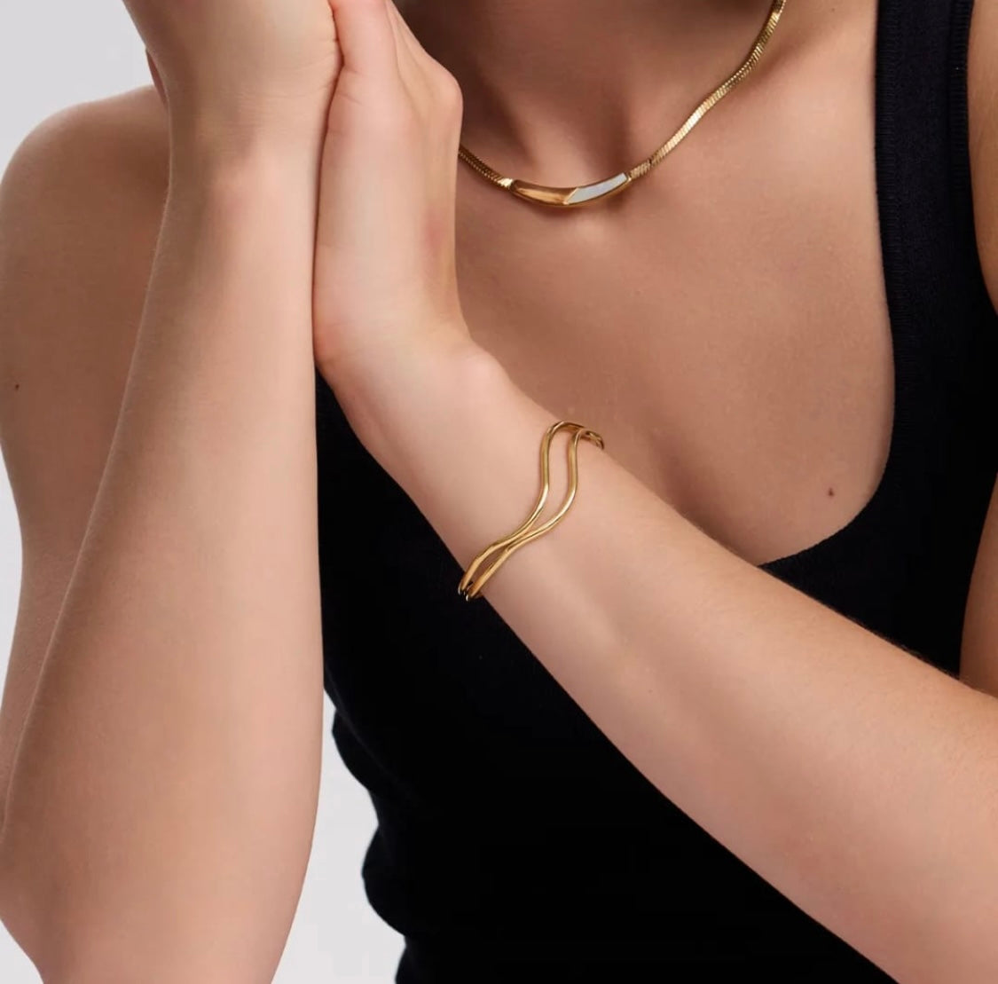 Curvy Bracelet Gold Plated Stainless Steel by Tashyam