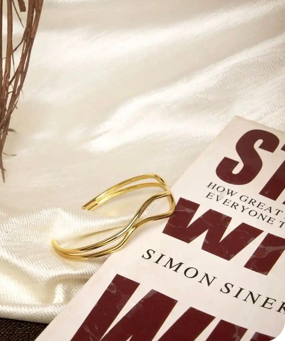 Curvy Bracelet Gold Plated Stainless Steel by Tashyam